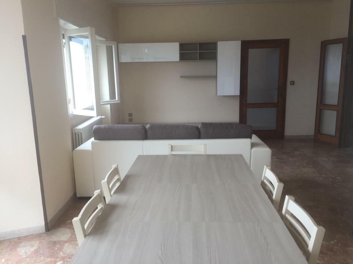 Casa Amelia Lägenhet Gargnano Exteriör bild